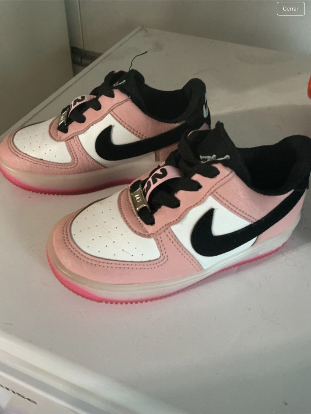 Nike Kids Pink, White & Black Low-Top Sneakers - Picture 4 of 6